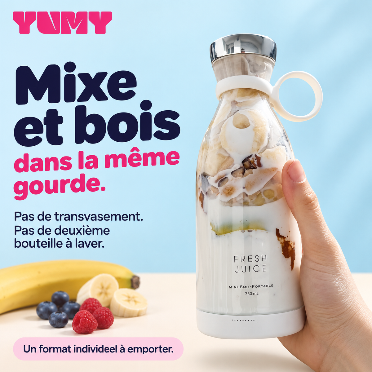 Blender portable Yumy tenu en main, avec de la banane et une base liquide.
