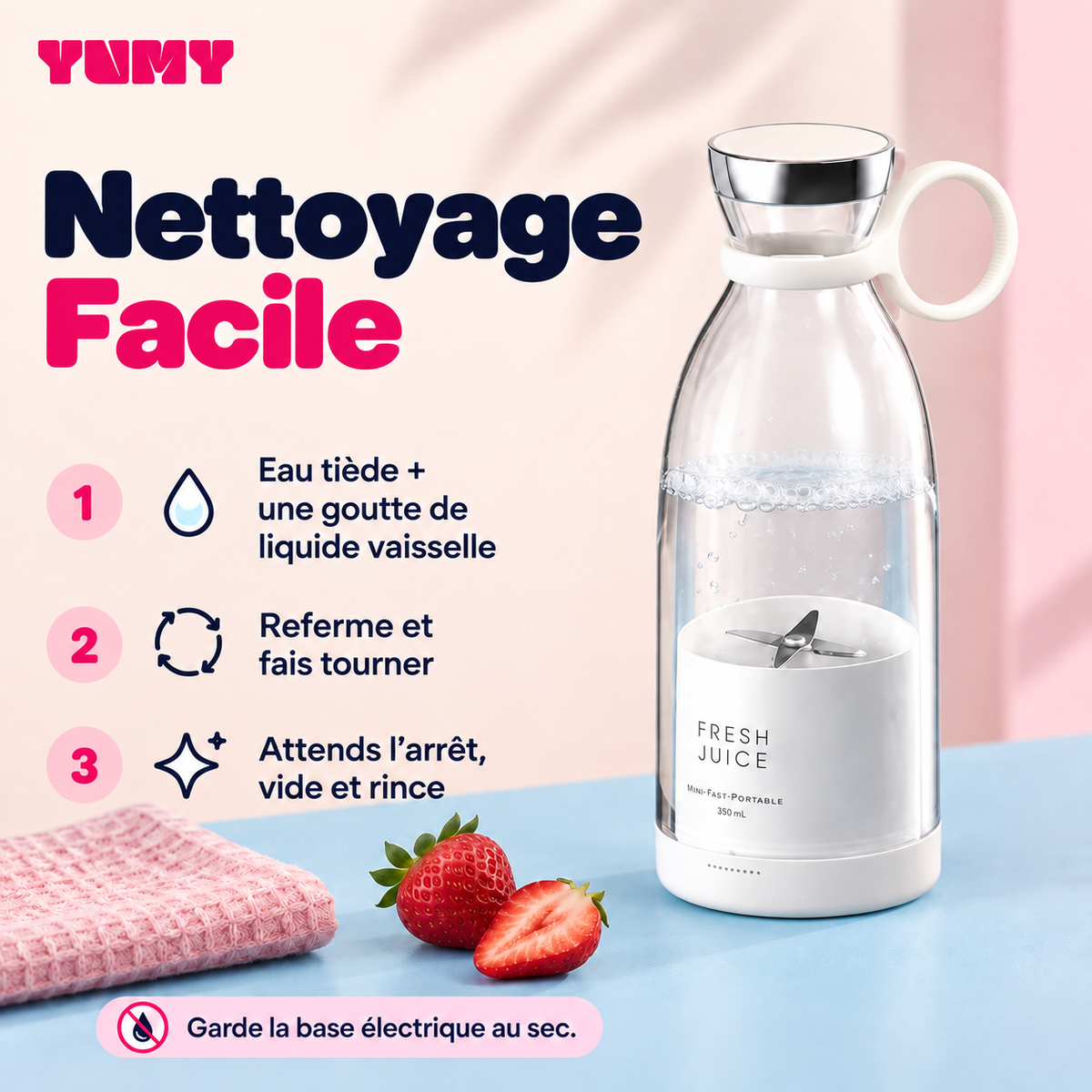 Nettoyage du blender Yumy avec de l’eau tiède et du liquide vaisselle, puis rinçage du contenant.